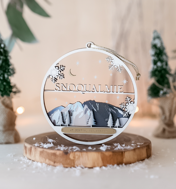 Maison Arbor Washington Ornament - Snoqualmie